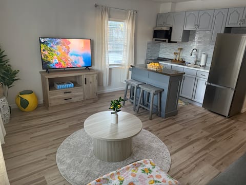 Amalfi-Inspired | Spotless, Bright & Cozy