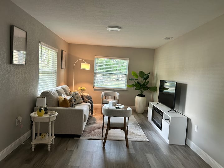 Guesthouse: Vet Expwy & Hospital - Odessa, FL