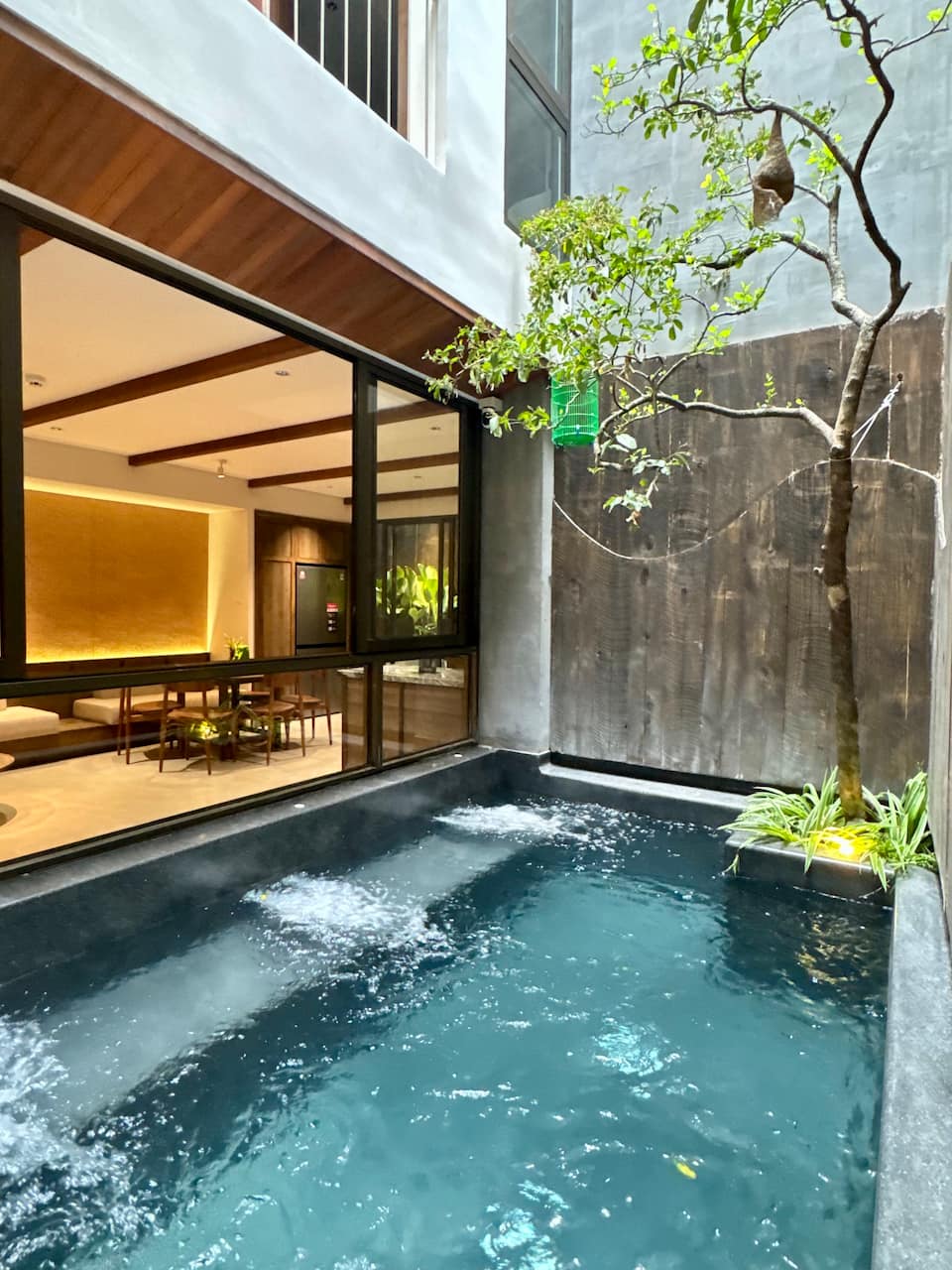 Top-earning Airbnb listing in Quận Hải Châu, 3 bedrooms
