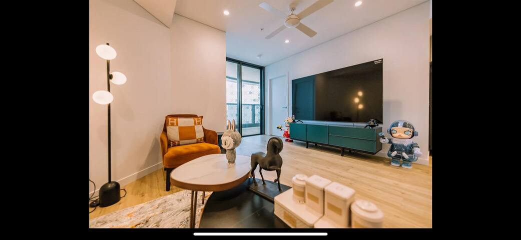 Best location and view in city. gallery image 4