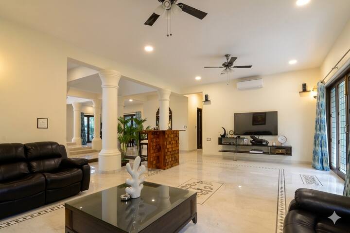 Living room image 3