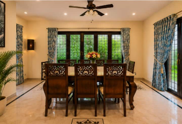 Dining area image 2