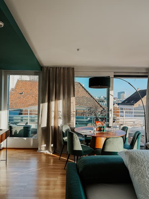 Just Sunny - Rooftop | Balcony | 3 min to Old Town