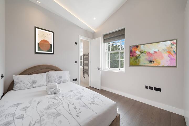 Luxury 2BR/3BA Townhouse Primrose Hill w/t AC gallery image 5