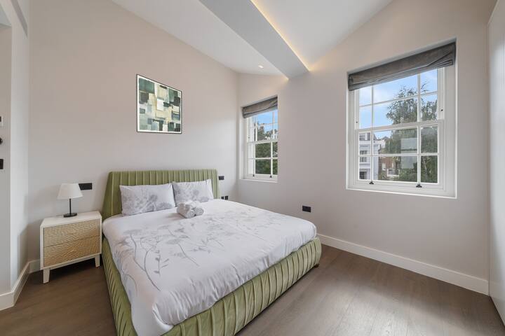 Luxury 2BR/3BA Townhouse Primrose Hill w/t AC gallery image 4