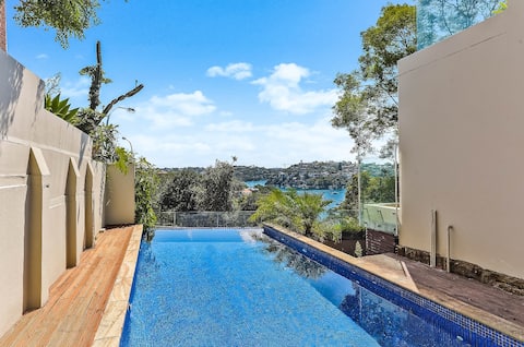 6BR Stunning Waterview with Private Pool in Mosman