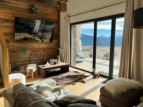 Top Airbnb: Cozy chalet and hot tub for 10 people. in Les Angles