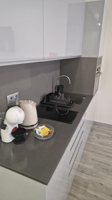 Popular Airbnb listing: Maracujá, by Tropical Solutions in Funchal (São Pedro)