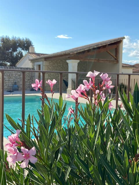 The Mas de Maellou sleeps 12