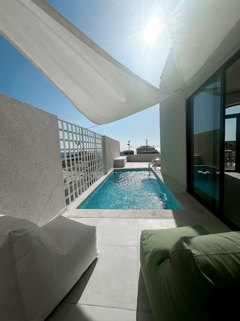 Sol Pool Chalet 1