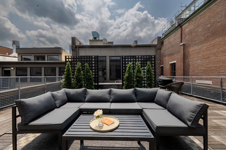 Beautiful Studio & Outdoor Terrace On Whiskey Row - Louisville, KY