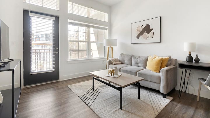 Landing | Chic 1bd, Yoga Studio, Pool - Jacksonville, FL