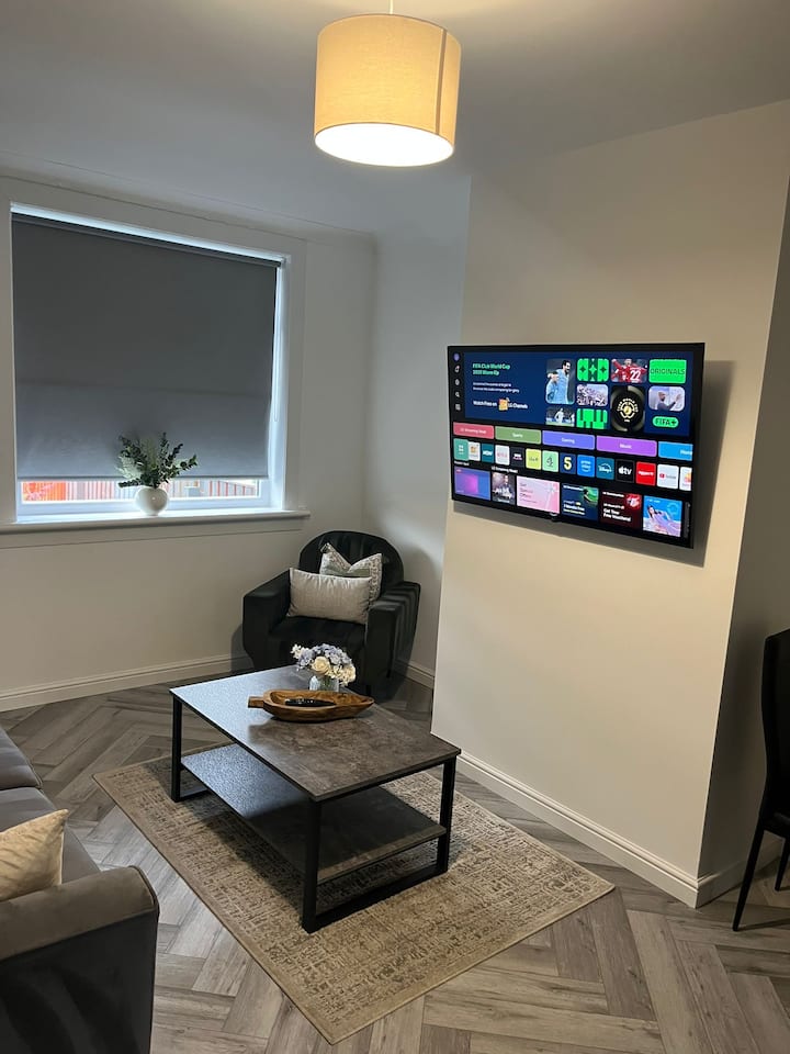 Stylish Stay | Perth & Kinross | Private Parking - Scone Palace