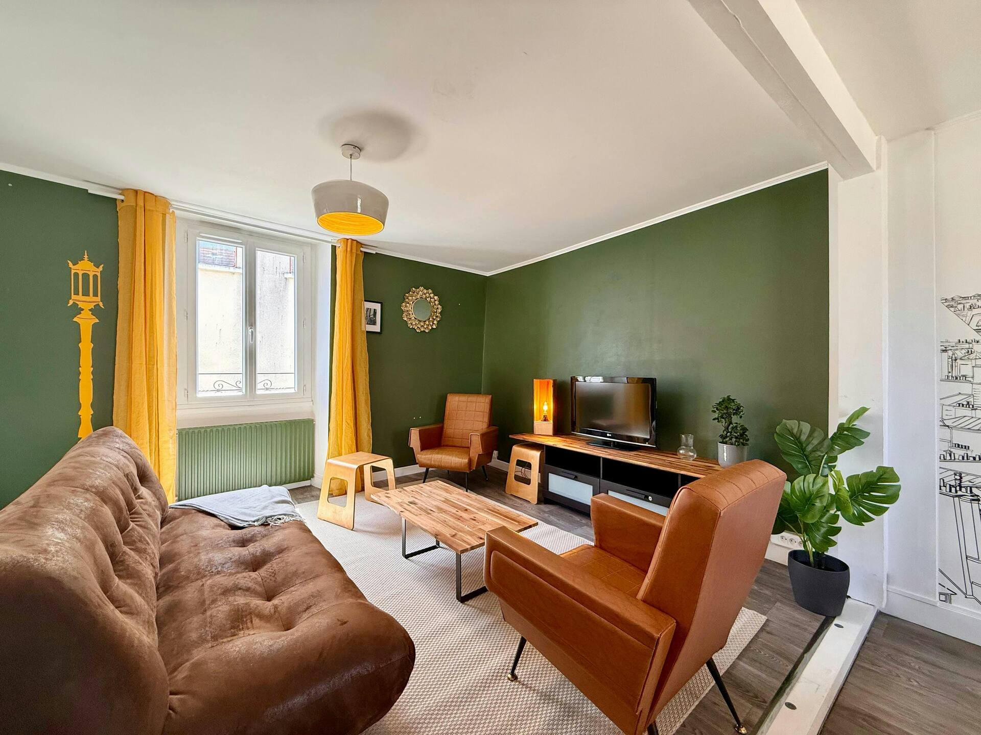 10 min from Disneyland – Free parking – 9 people