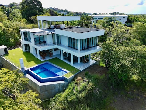 Ocean View Villa with Terrace and Infinity Pool