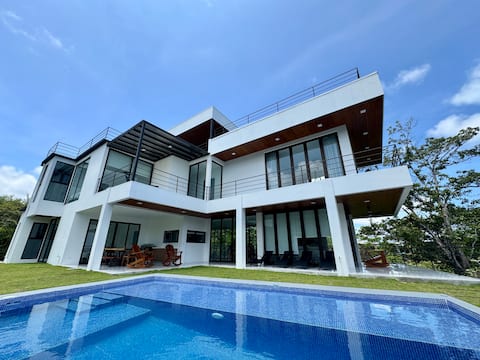 Ocean View Villa with Terrace and Infinity Pool