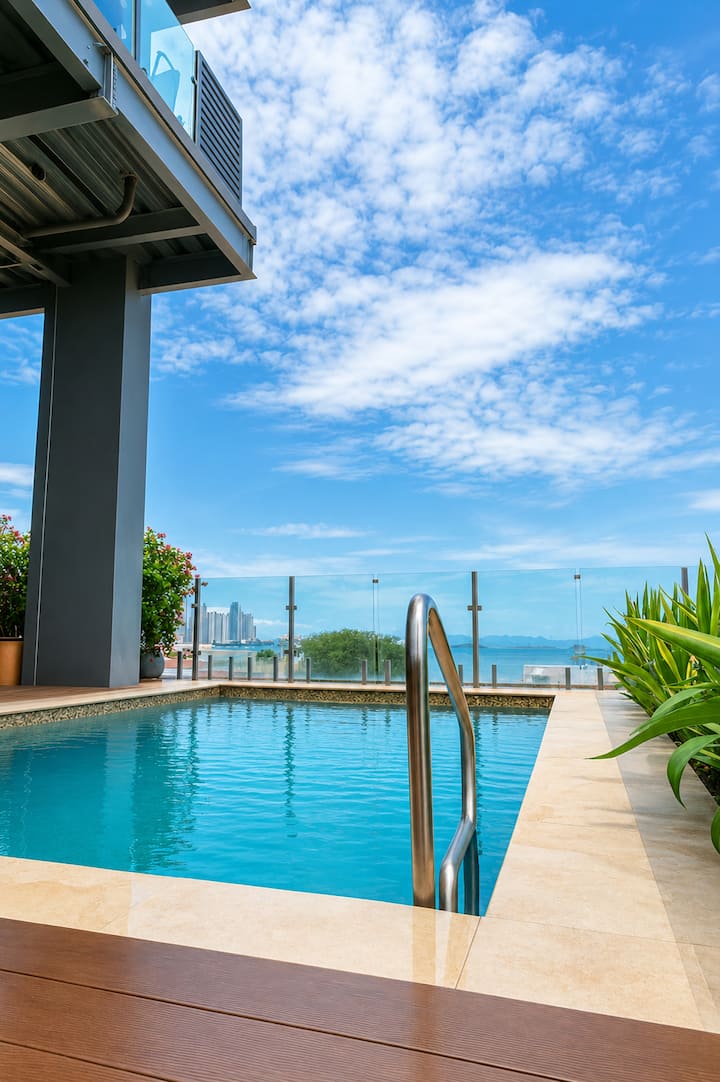 Escape In Casco View + Wifi & Ocean Views - Panama