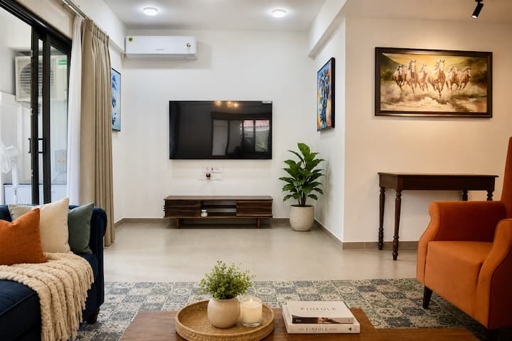 Living room image 6