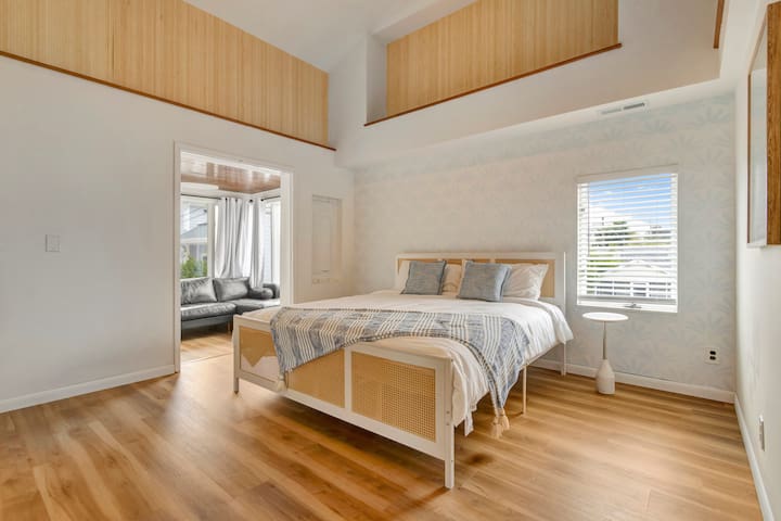 DEL 302 Management managed Airbnb listing 1