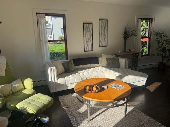 Charming Fox Valley Getaway - West Chicago, IL