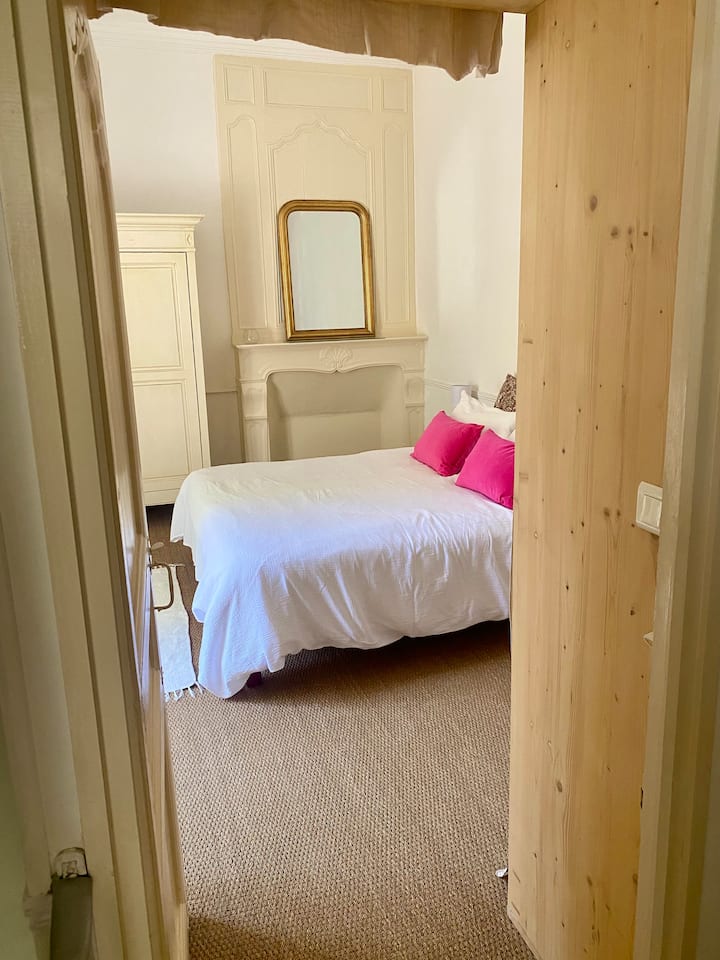 غرفة النوم 1