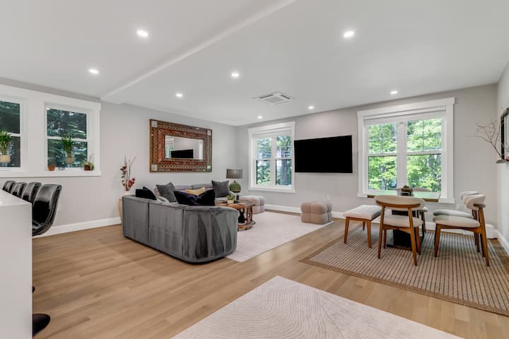 Wellesley Spacious And Modern - Wellesley, MA