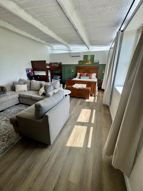Successful Airbnb property: The Upper Room at The Rocky Road in Taylor County