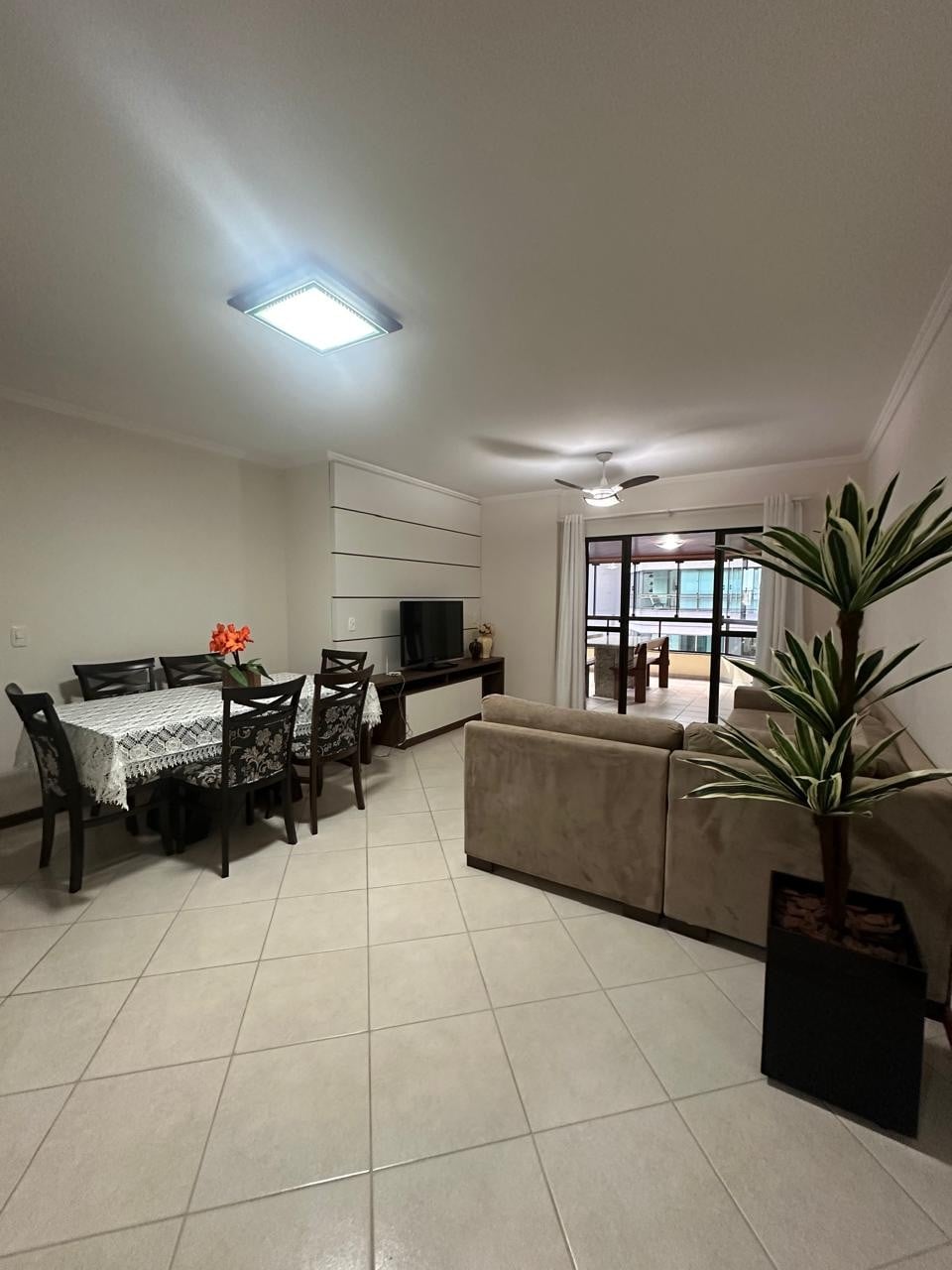 Интегриран салон и трапезария