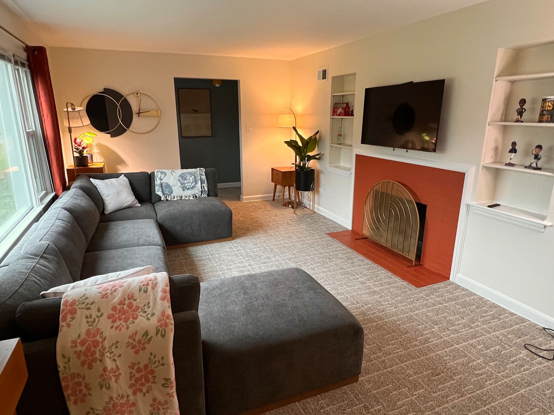 Spacious, Stylish Retreat. Cozy and Quiet.