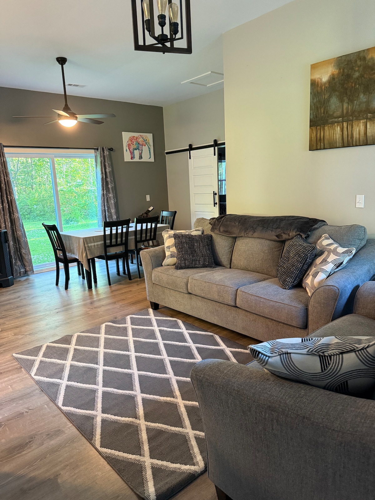 Se agregó un ventilador/calefactor de torre para mayor comodidad.