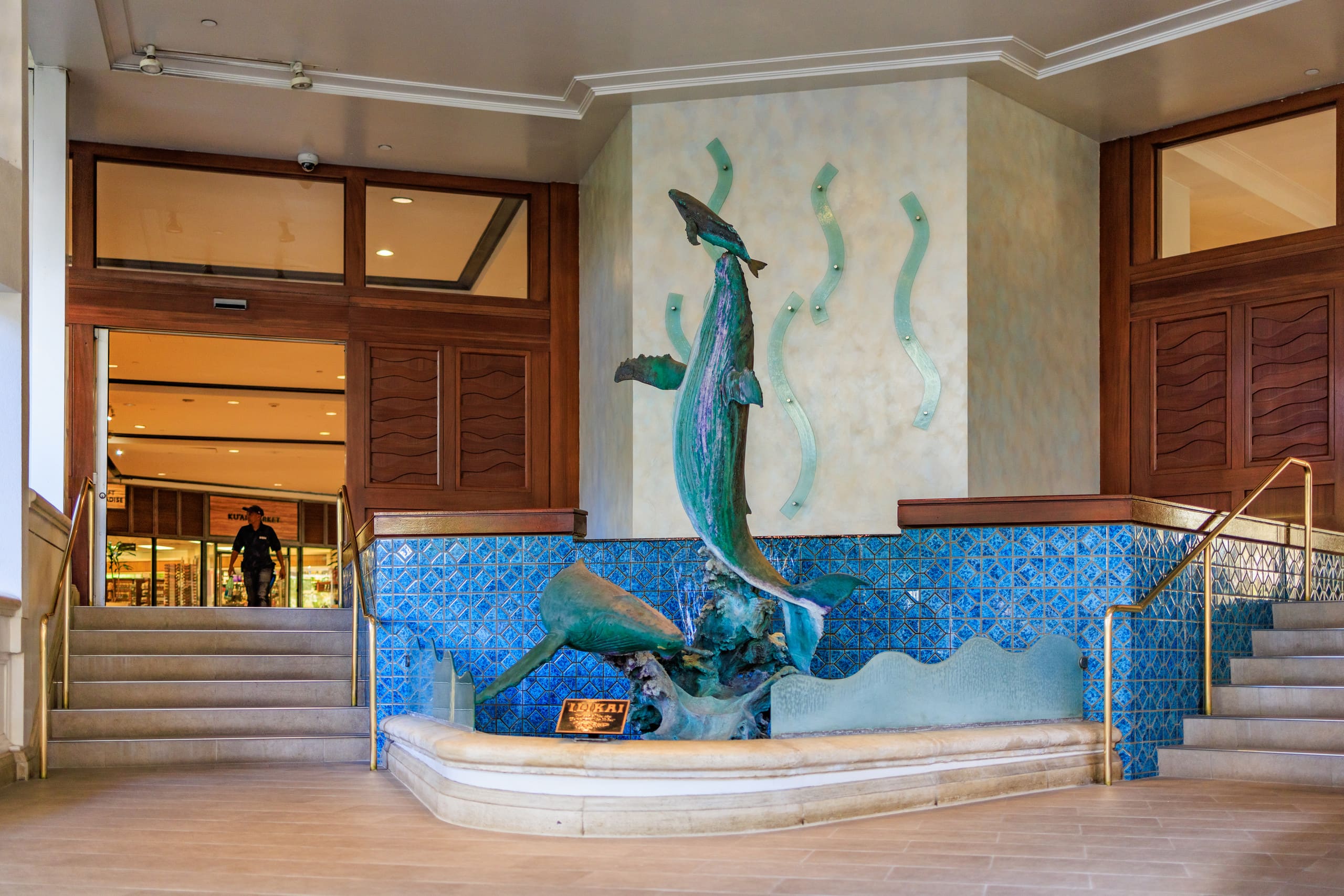 Beach Front Waikiki Oasis (parking included) - Image 29