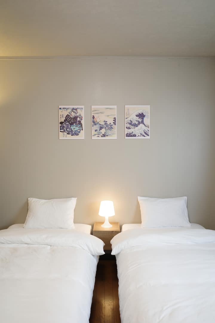 Dit is slaapkamer 2 gelegen op de 3e verdieping.
2 x 1 persoonsbed.