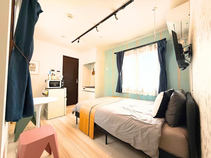 Ni chumba chenye rangi ambazo huangaza hisia kwa upole.