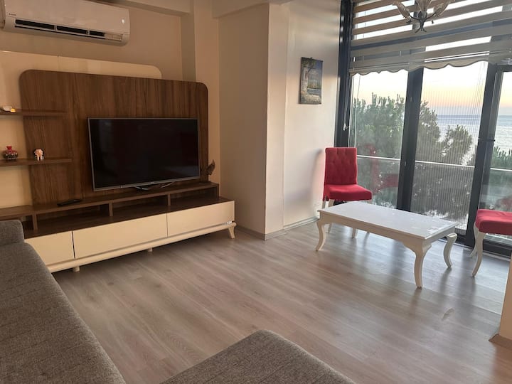 Avşa Adası’nda Denize Sıfır Yalı Dairesi - Avşa Adası