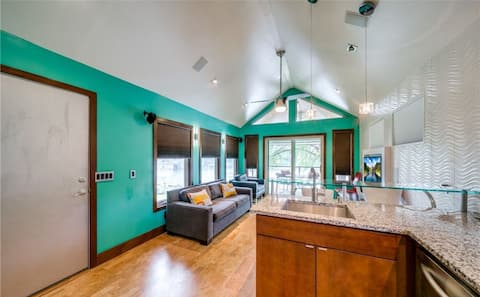 Popular Airbnb listing: Relax on the river at the Joy Casita! in San Antonio