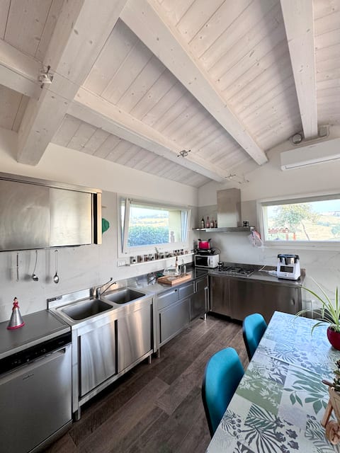 Airbnb con migliori performance: The little house in the hills a Ancona