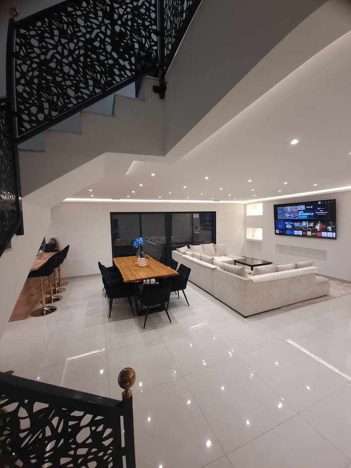 Location Villa Moderne - Nîmes