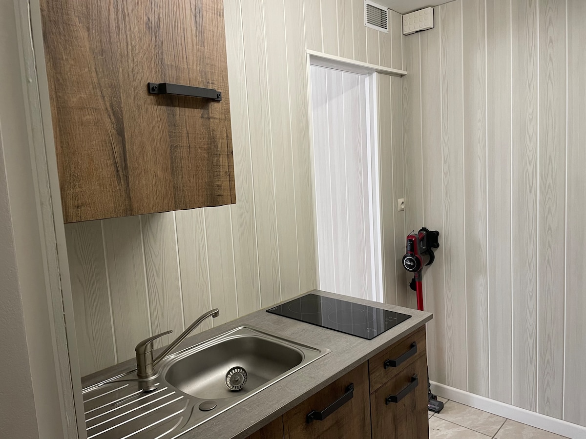Airbnb performant: Comfort studio for 2 people à Bressuire