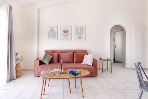 Successful Airbnb property: A2 Anavissos Urban Suite with balcony & view in Δήμος Σαρωνικού