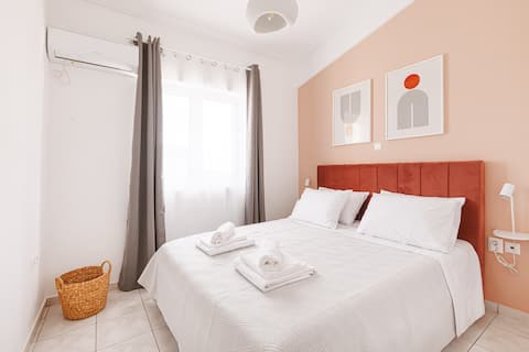 A2 Anavissos Urban Suite with balcony & view