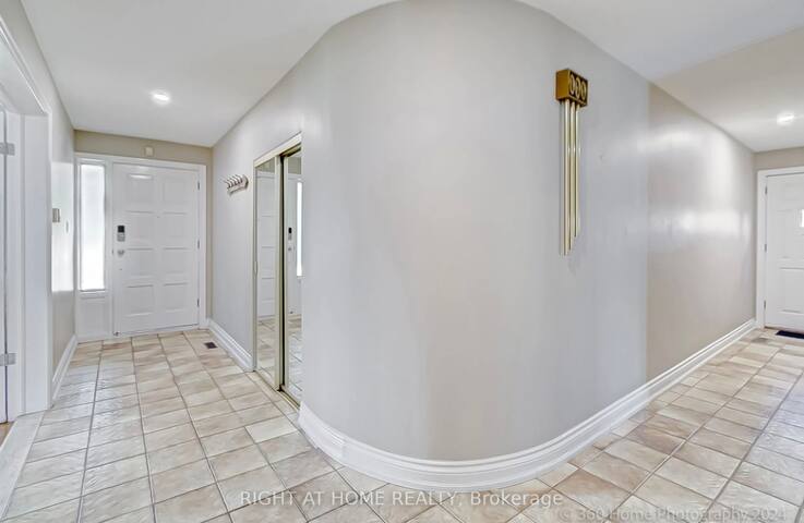 Big House Perfect Toronto getaway, gallery image 5