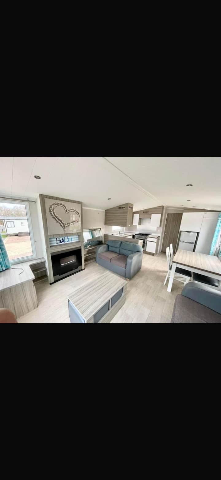 3 Bedroom Static Caravan At Lyons Robin Hood - Rhyl