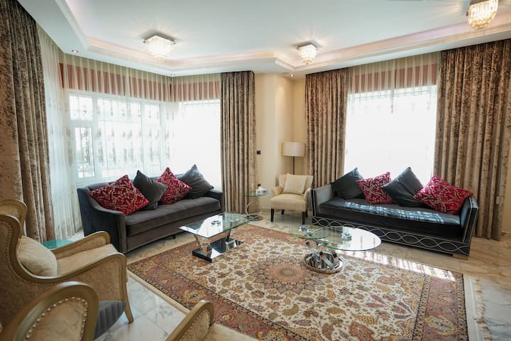Luxury 6 Bedroom Villa In Amman - Amman