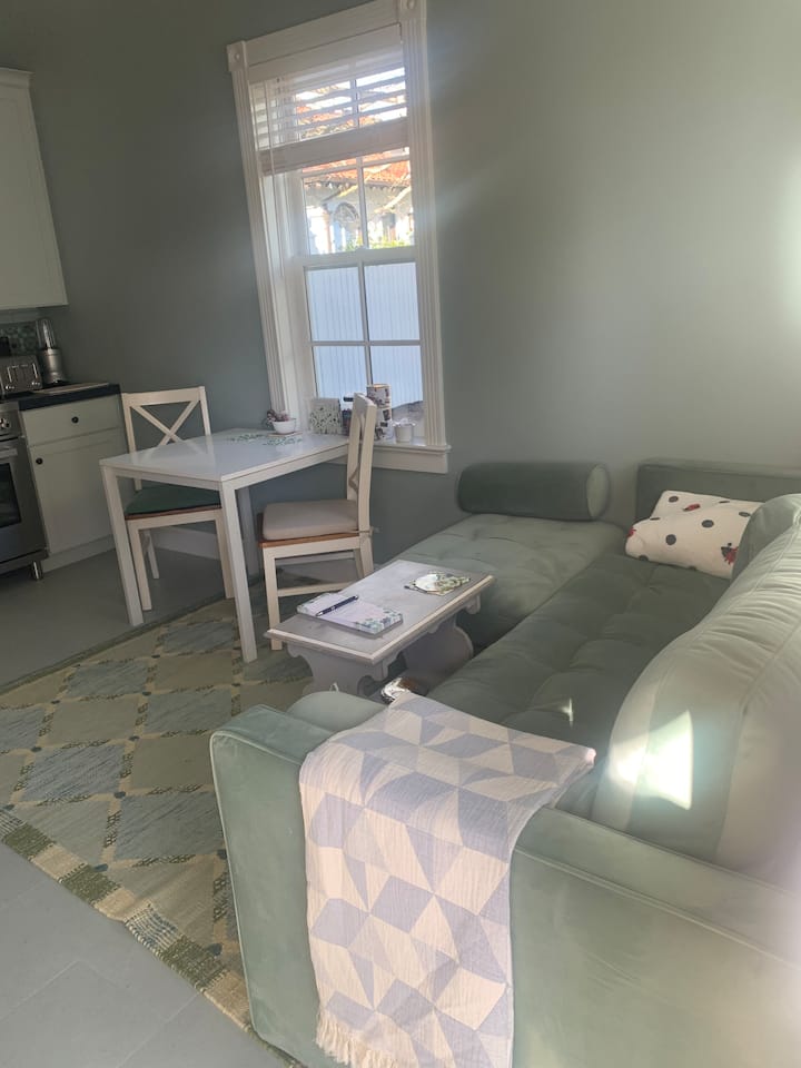 Alternativna orijentacija za kauč na razvlačenje