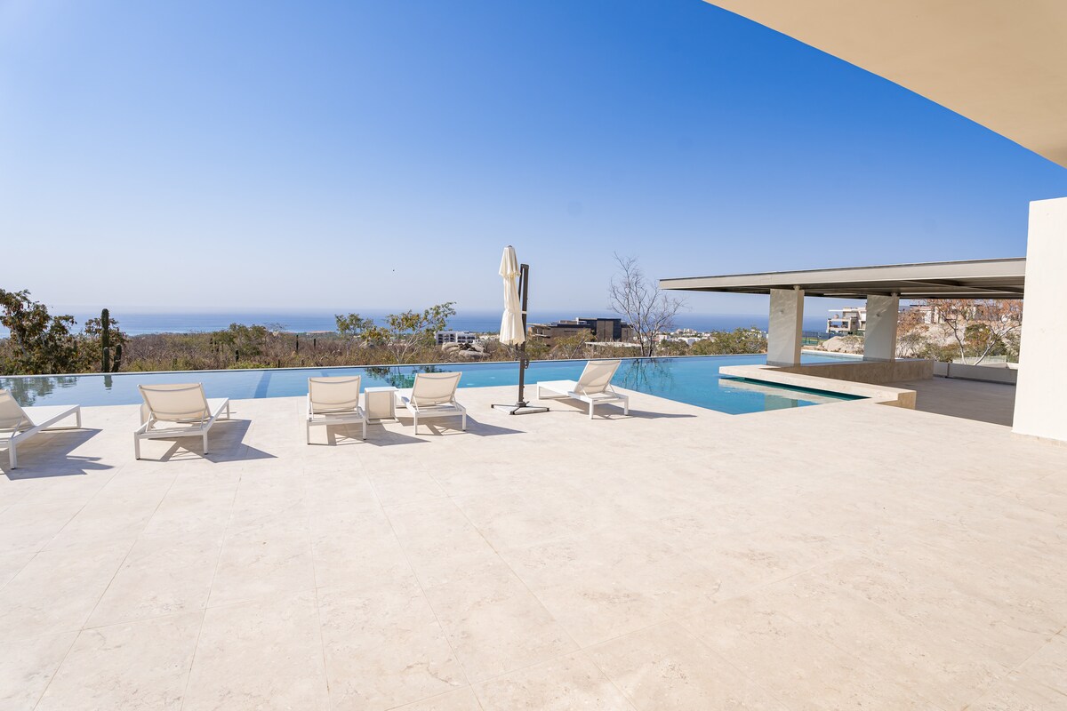 Luxury 2BD Cabo Penthouse + Private Rooftop Pool — 2 bedroom vacation rental in Cabo San Lucas
