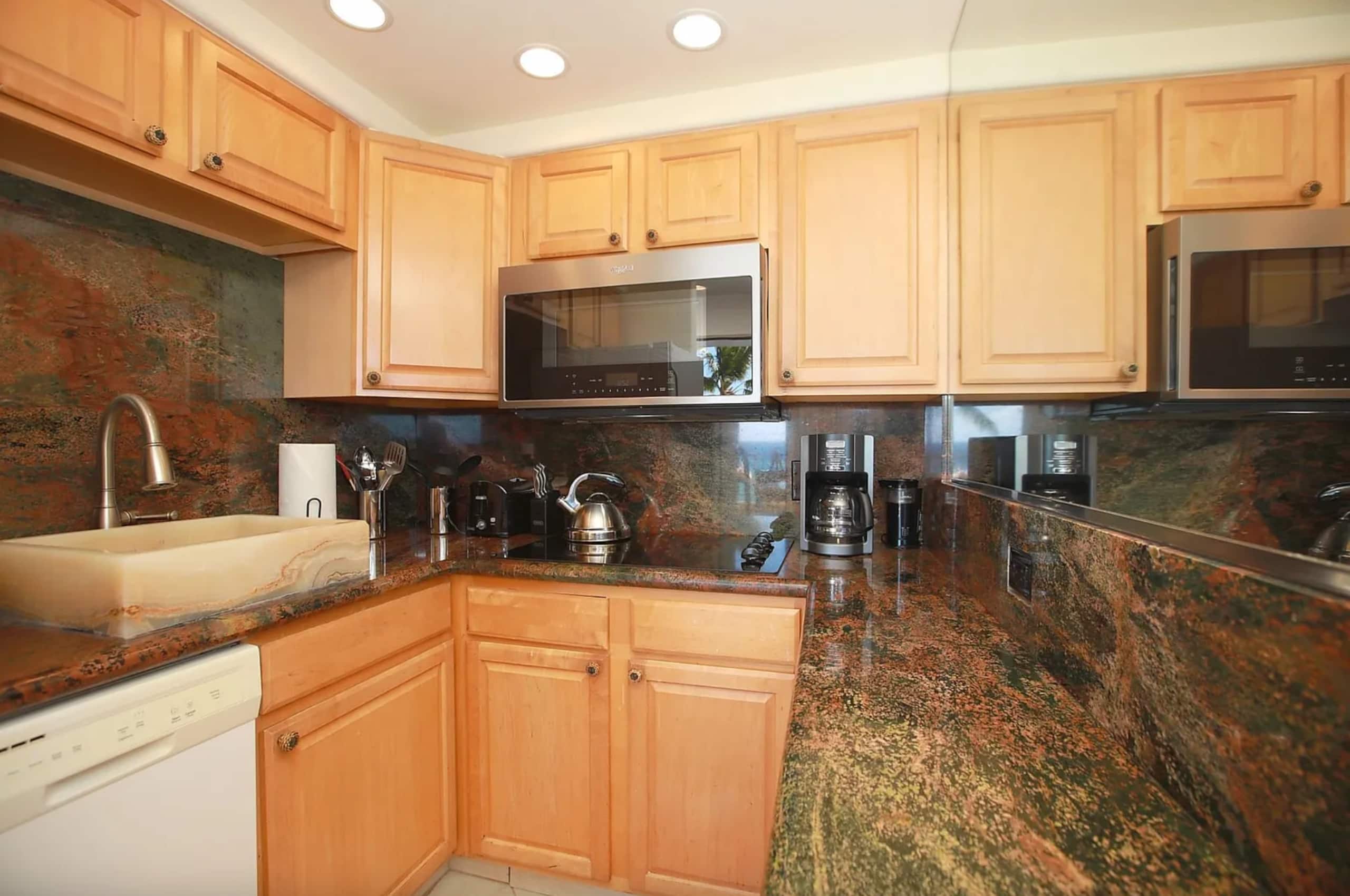 Oceanfront Gem | Sunsets + Lanai - Photo 8