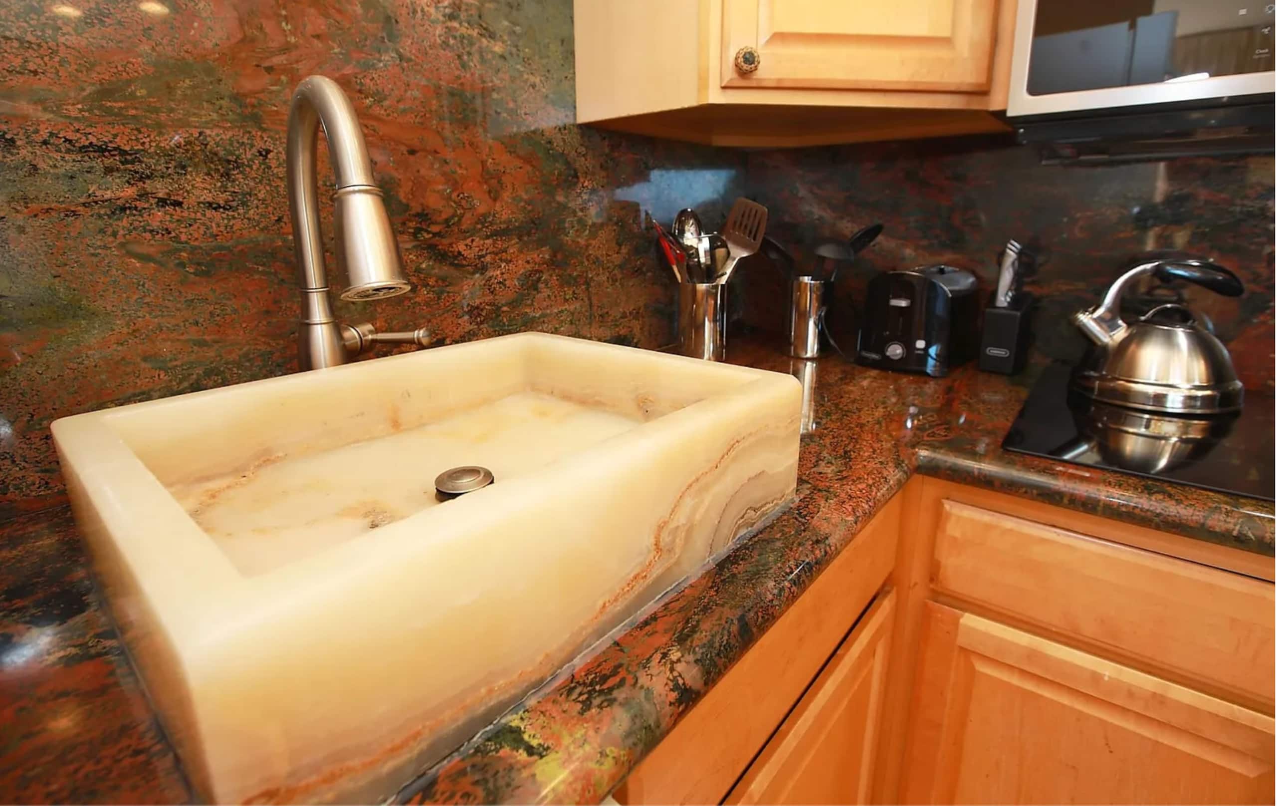 Oceanfront Gem | Sunsets + Lanai - Photo 10