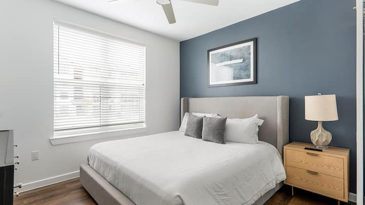 Landing | Chic 2bd, Pool, Clubhouse - Lakeway, TX