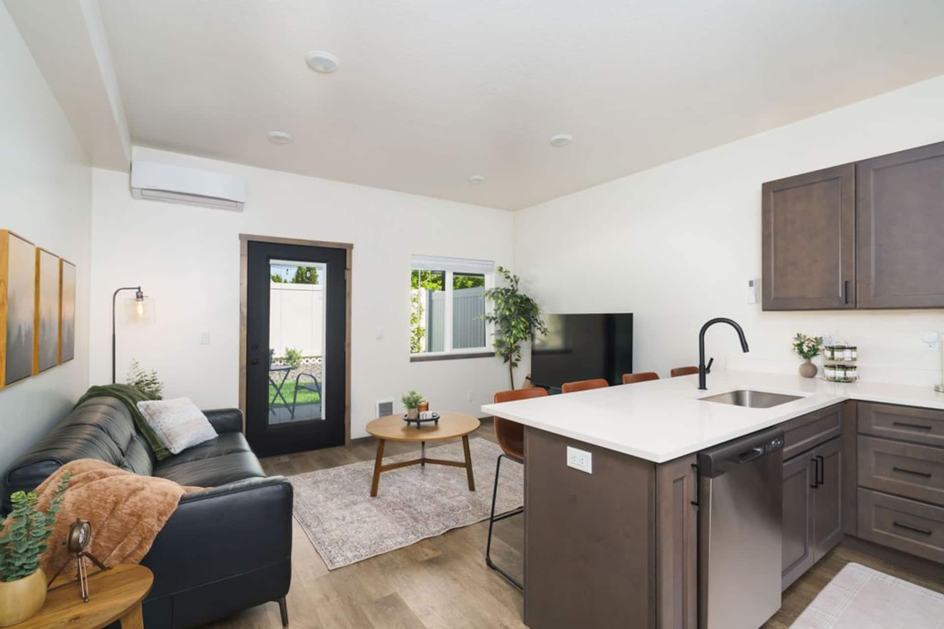 2BR Entire Place, CDA. Silverwood, Hayden Lake
