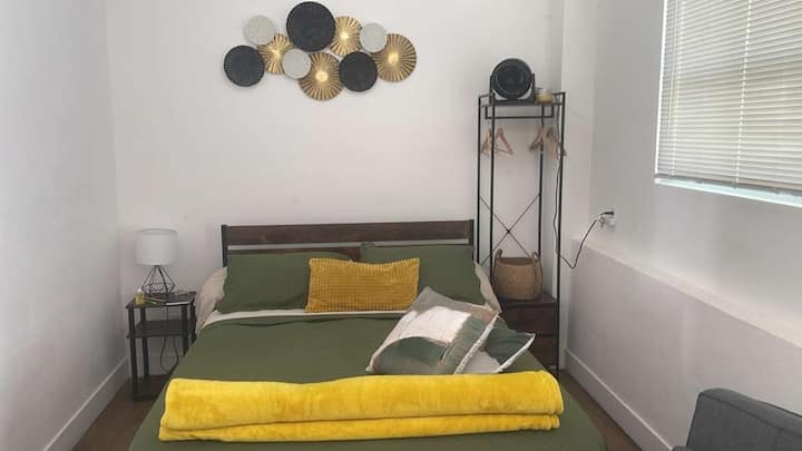 Un Espacio Para Relajarte

A Space To Relax - Miami Gardens, FL